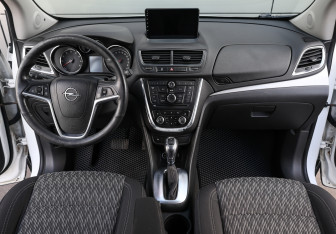 Подержанный автомобиль Opel Mokka 2014 года (14 фото)