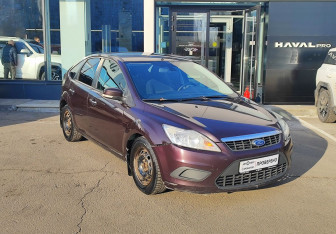 Подержанный автомобиль Ford Focus Hatchback 2010 года (3 фото)