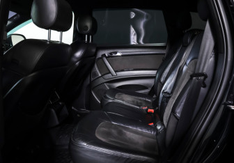 Подержанный автомобиль Audi Q7 2009 года (13 фото)