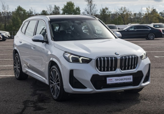 Подержанный автомобиль BMW X1 2025 года (3 фото)