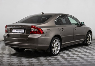 Подержанный автомобиль Volvo S80 2007 года (5 фото)