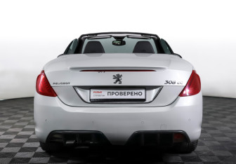 Подержанный автомобиль Peugeot 308 Convertible 2009 года (6 фото)
