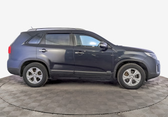 Подержанный автомобиль Kia Sorento 2017 года (4 фото)