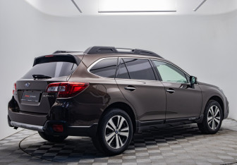 Подержанный автомобиль Subaru Outback Wagon 2018 года (5 фото)