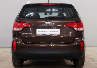 Подержанный автомобиль Kia Sorento 2014 года (7 фото)