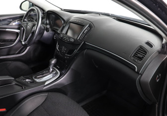 Подержанный автомобиль Opel Insignia Liftback 2014 года (6 фото)