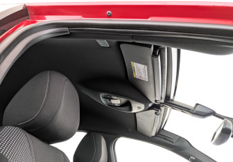 Подержанный автомобиль Citroen DS4 2012 года (23 фото)