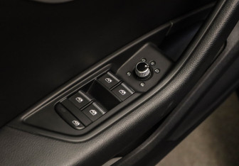 Подержанный автомобиль Audi A4 Sedan 2020 года (11 фото)