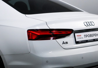 Подержанный автомобиль Audi A5 Coupe 2021 года (16 фото)