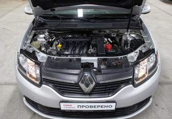 Подержанный автомобиль Renault Logan Sedan 2017 года (9 фото)