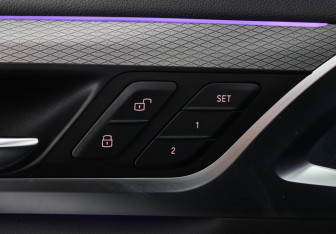 Подержанный автомобиль BMW X3 2018 года (19 фото)