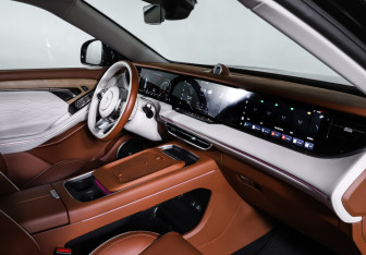 Подержанный автомобиль Voyah Free 2023 года (11 фото)