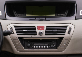 Подержанный автомобиль Citroen C4 Picasso 2008 года (15 фото)