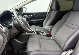 Подержанный автомобиль Nissan Qashqai 2018 года (10 фото)