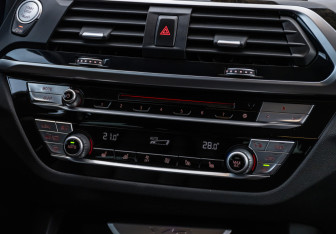 Подержанный автомобиль BMW X3 2017 года (14 фото)