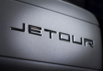 Подержанный автомобиль Jetour Dashing 2023 года (19 фото)