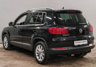 Подержанный автомобиль Volkswagen Tiguan 2011 года (7 фото)