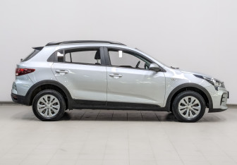 Подержанный автомобиль Kia Rio Hatchback 2021 года (4 фото)