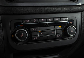 Подержанный автомобиль Volkswagen Tiguan 2011 года (16 фото)