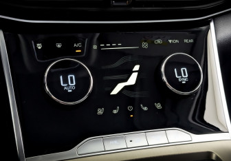 Подержанный автомобиль Exeed VX 2023 года (27 фото)