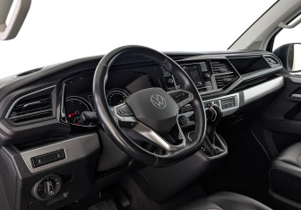 Подержанный автомобиль Volkswagen Multivan 2021 года (15 фото)