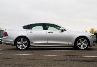 Подержанный автомобиль Volvo S90 2020 года (4 фото)