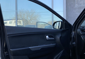 Подержанный автомобиль Kia Rio Sedan 2016 года (16 фото)