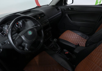 Подержанный автомобиль Skoda Yeti 2011 года (7 фото)