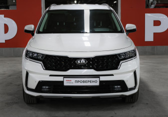 Подержанный автомобиль Kia Sorento 2021 года (2 фото)