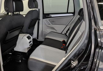 Подержанный автомобиль Volkswagen Tiguan 2017 года (12 фото)