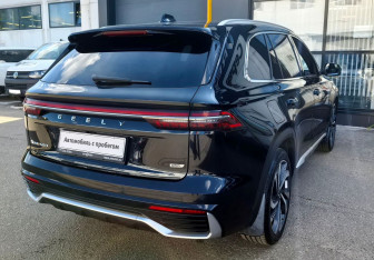 Подержанный автомобиль Geely Monjaro 2023 года (5 фото)