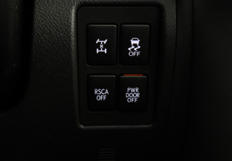 Подержанный автомобиль Lexus LX 2008 года (16 фото)