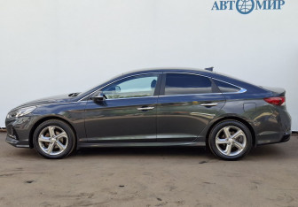 Подержанный автомобиль Hyundai Sonata 2018 года (8 фото)