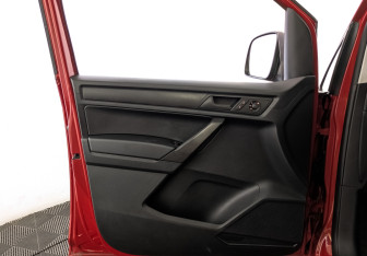 Подержанный автомобиль Volkswagen Caddy Compactvan 2019 года (19 фото)