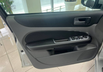 Подержанный автомобиль Ford Focus Hatchback 2010 года (14 фото)