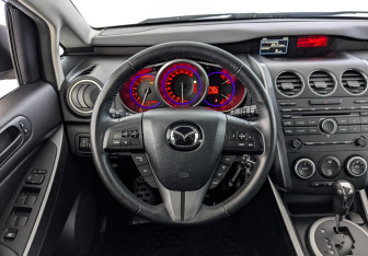 Подержанный автомобиль Mazda CX-7 2011 года (22 фото)