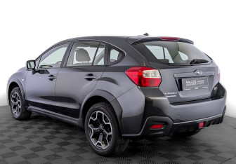 Подержанный автомобиль Subaru XV 2012 года (7 фото)