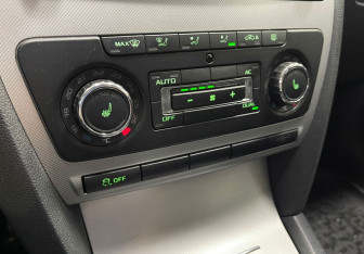 Подержанный автомобиль Skoda Octavia Liftback 2013 года (15 фото)