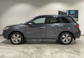 Подержанный автомобиль Acura RDX 2007 года (8 фото)