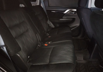 Подержанный автомобиль Mitsubishi Pajero Sport 2018 года (16 фото)