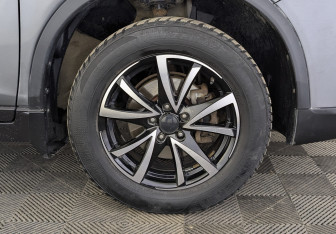 Подержанный автомобиль Nissan X-Trail 2016 года (11 фото)