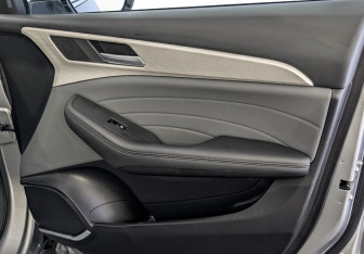 Подержанный автомобиль Haval F7 2023 года (25 фото)