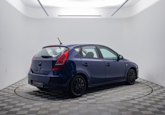 Подержанный автомобиль Hyundai i30 Hatchback 2010 года (5 фото)