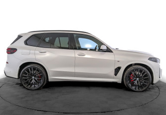 Новый BMW X5 2025 (4 фото)