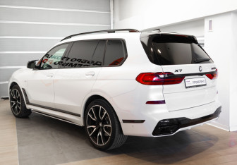 Подержанный автомобиль BMW X7 2019 года (6 фото)
