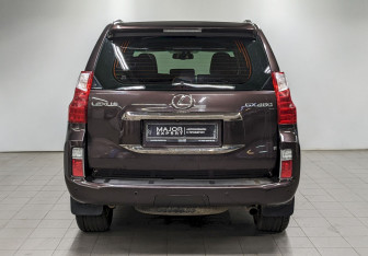 Подержанный автомобиль Lexus GX 2011 года (6 фото)