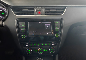 Подержанный автомобиль Skoda Octavia Liftback 2017 года (13 фото)