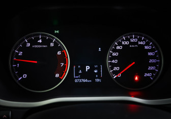 Подержанный автомобиль Mitsubishi Eclipse Cross 2018 года (16 фото)