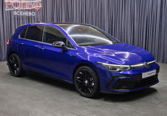 Подержанный автомобиль Volkswagen Golf Hatchback 2020 года (3 фото)
