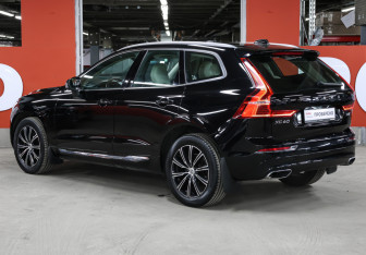 Подержанный автомобиль Volvo XC60 2019 года (7 фото)